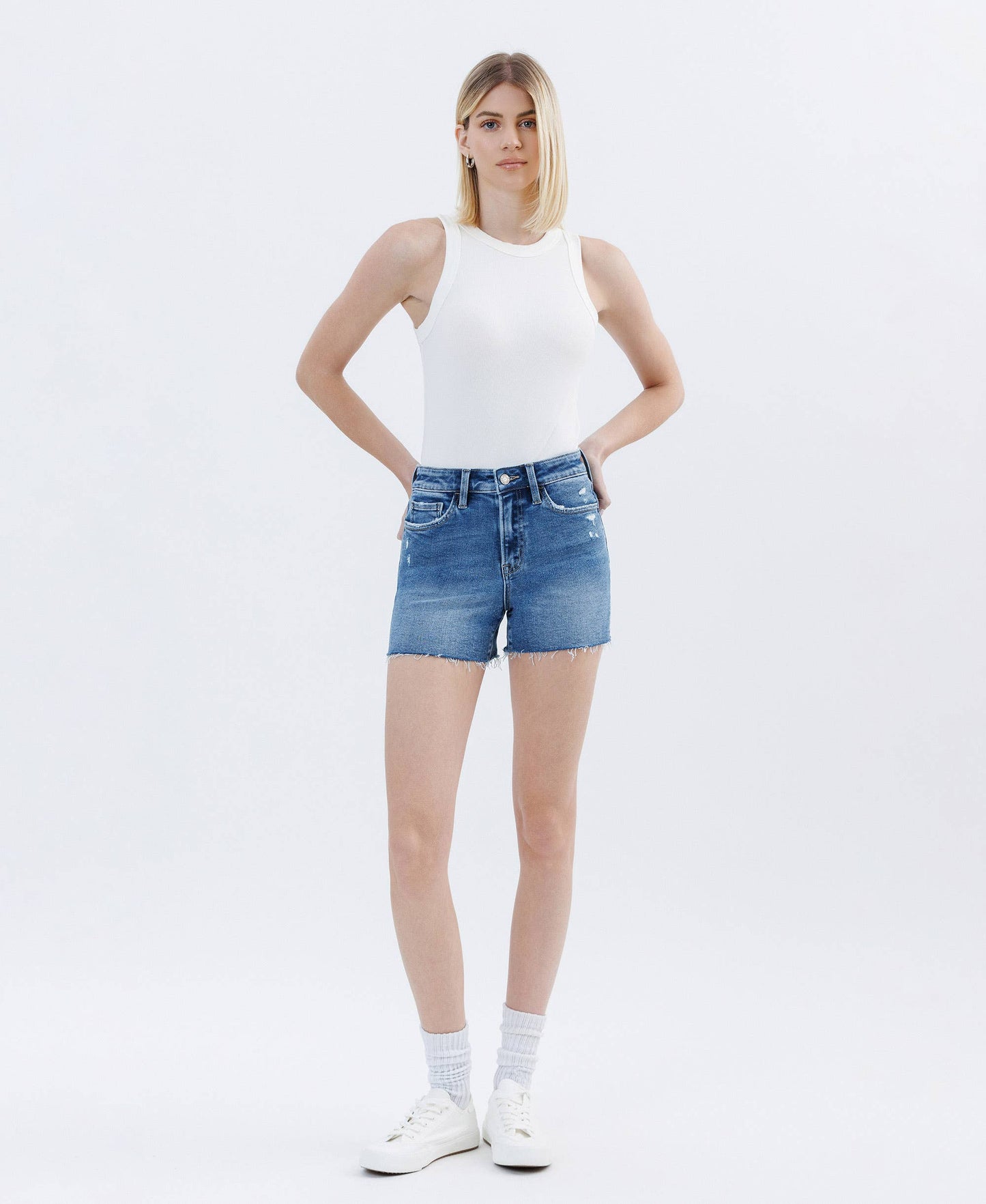 HIGH RISE RAW HEM DENIM SHORTS V3660