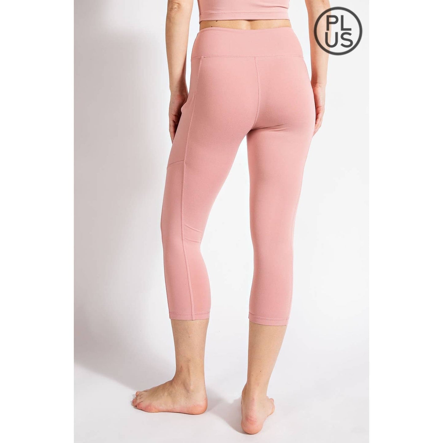 PLUS SIZE CAPRI LENGTH YOGA LEGGINGS WITH POCKETS