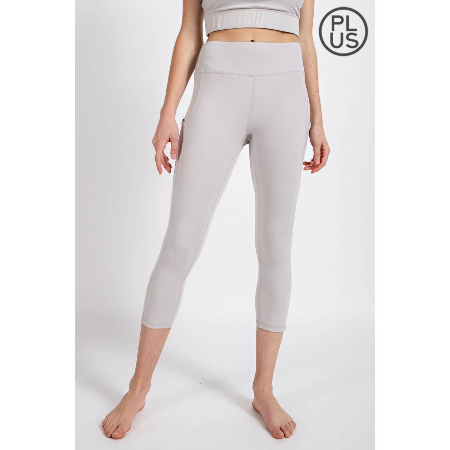 PLUS SIZE CAPRI LENGTH YOGA LEGGINGS WITH POCKETS