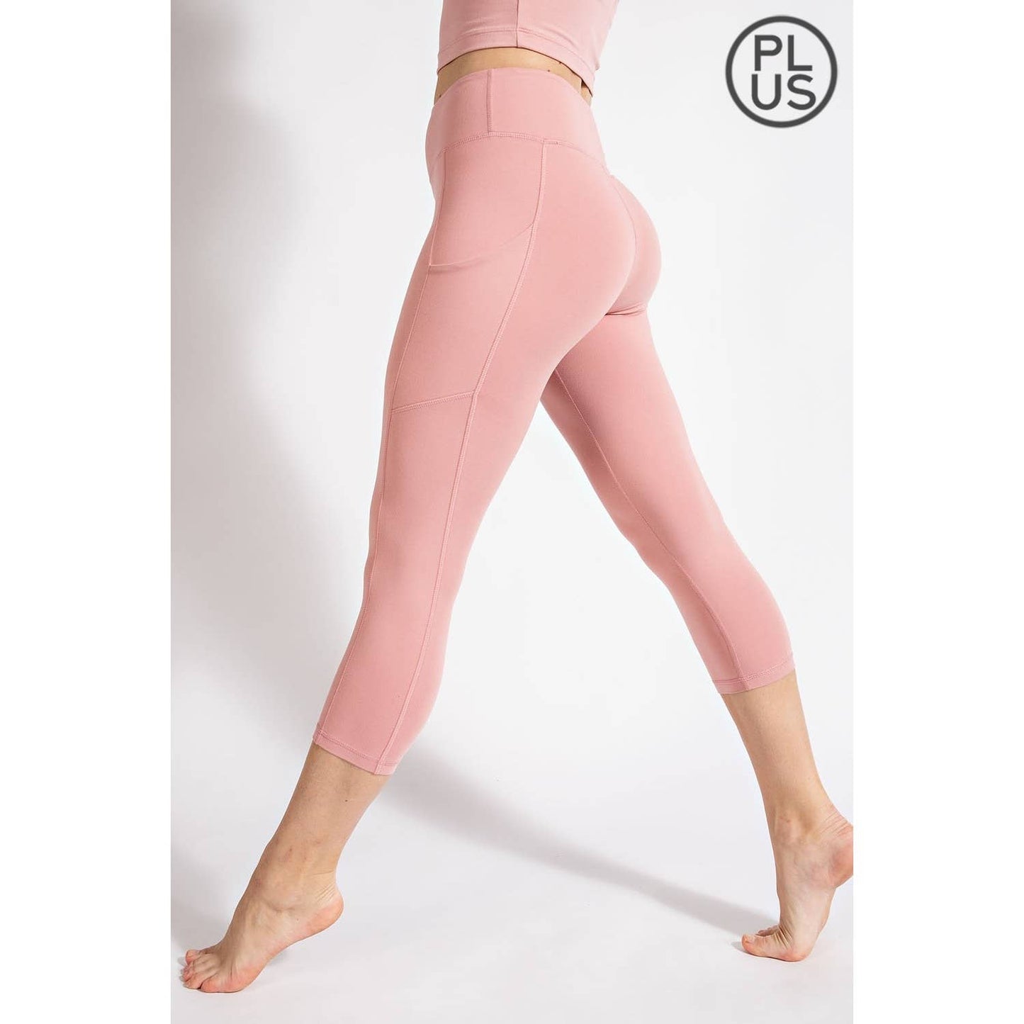 PLUS SIZE CAPRI LENGTH YOGA LEGGINGS WITH POCKETS