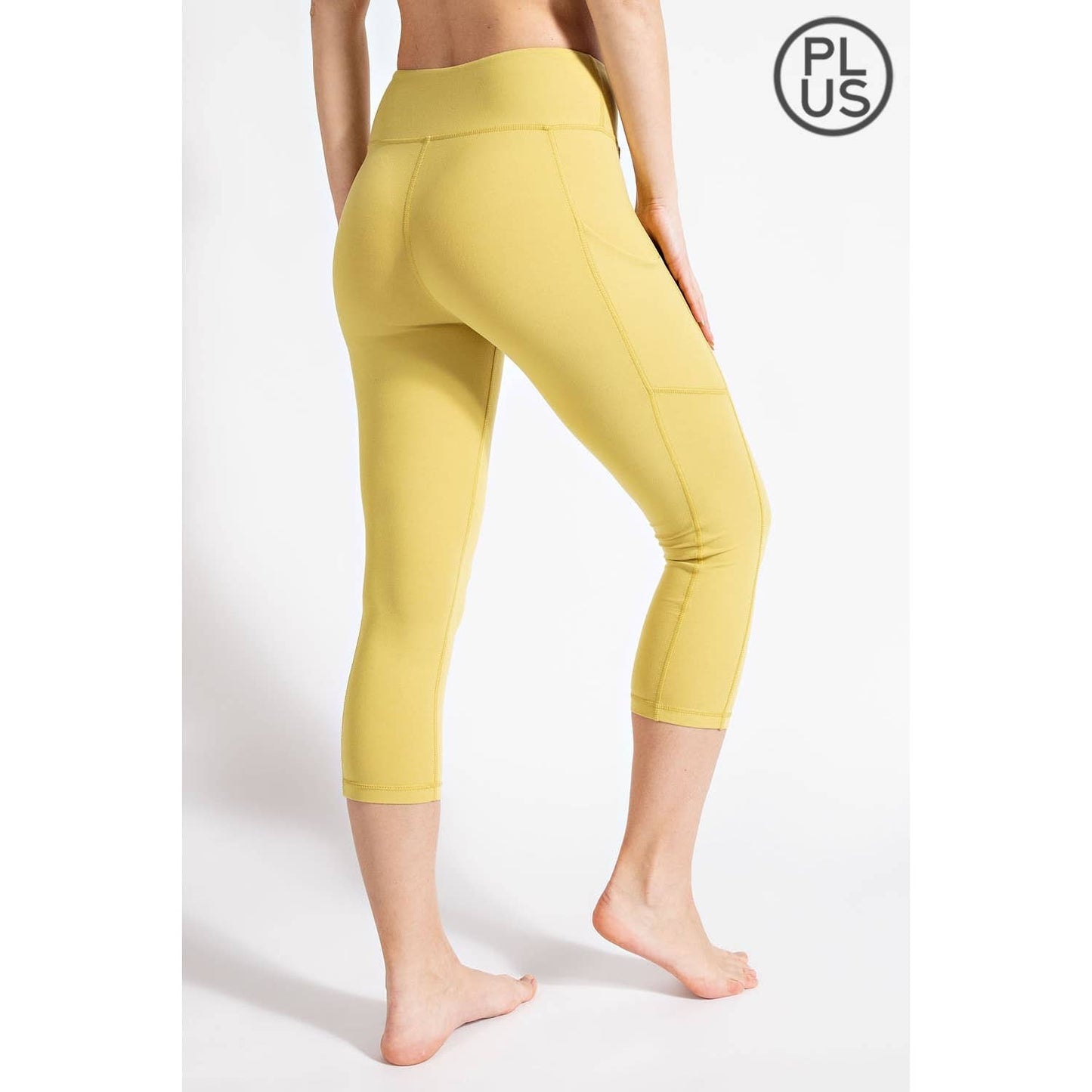 PLUS SIZE CAPRI LENGTH YOGA LEGGINGS WITH POCKETS