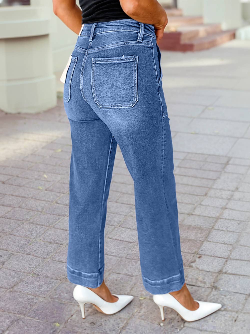 Cropped Loose Straight Medium Wash Jeans with Pockets