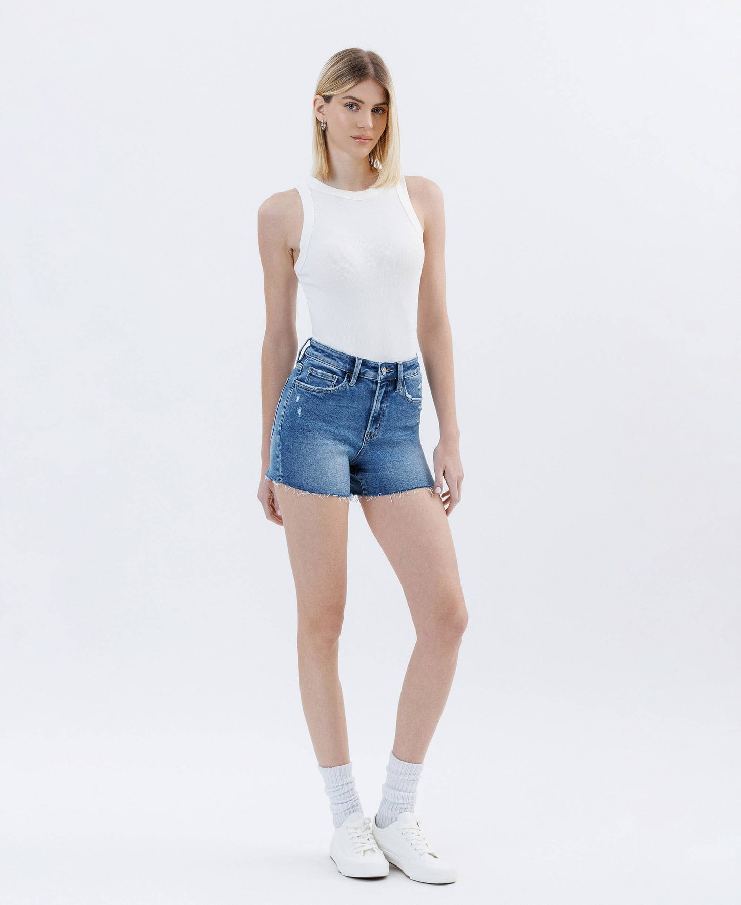 HIGH RISE RAW HEM DENIM SHORTS V3660