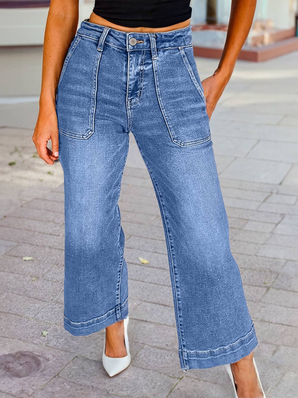 Cropped Loose Straight Medium Wash Jeans with Pockets