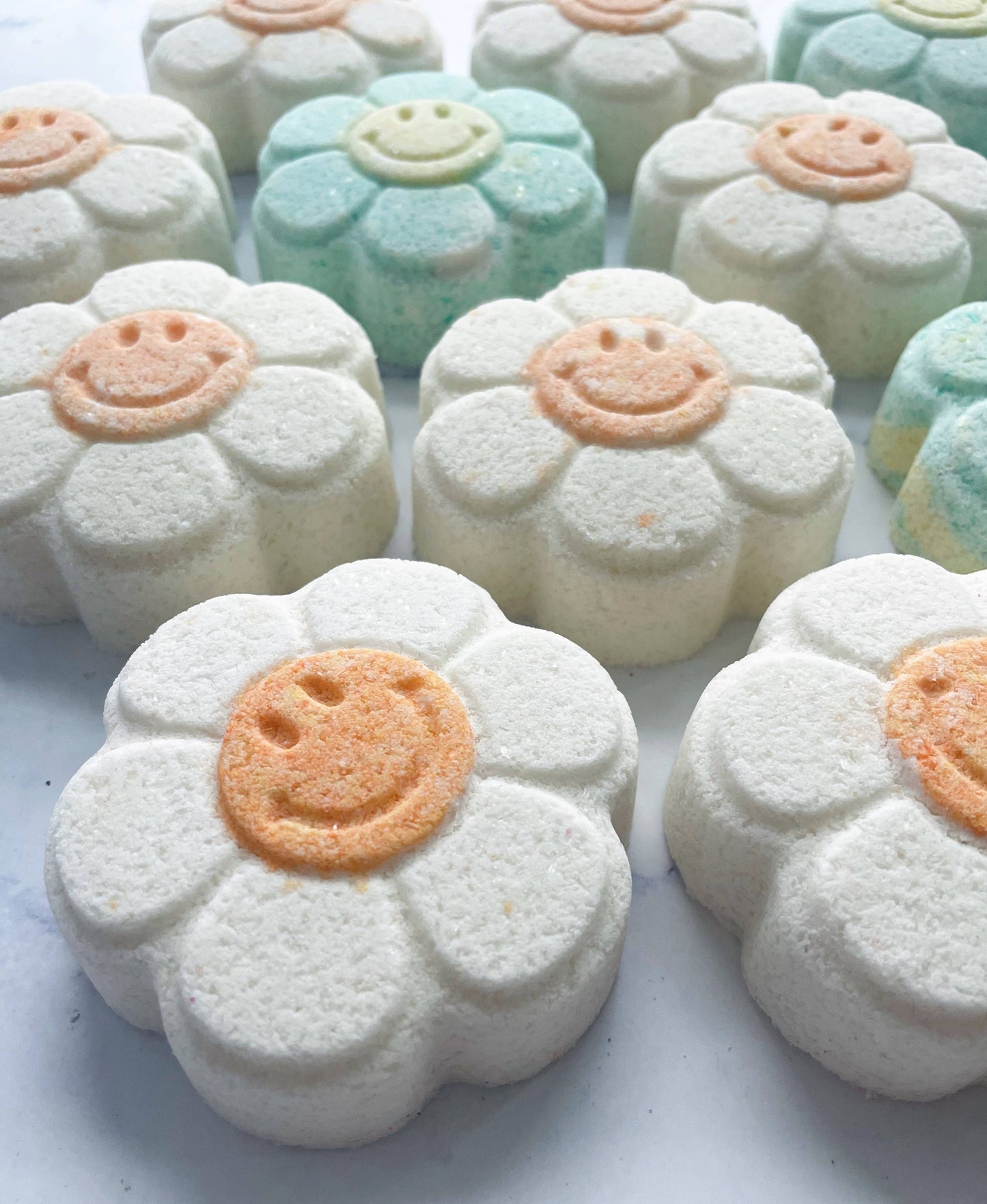 Happy Daisy Bath Bomb