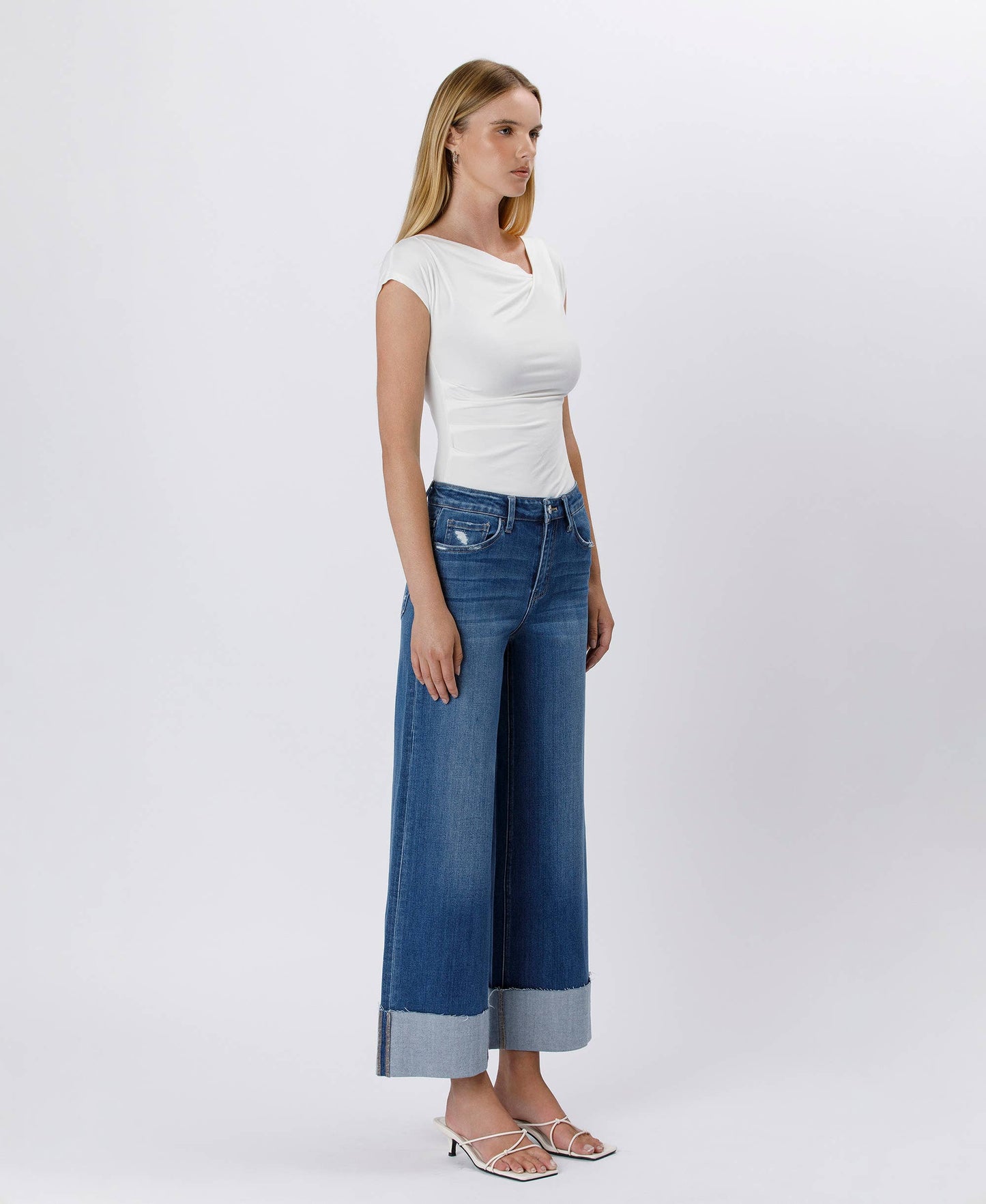 HIGH RISE CUFFED ANKLE WIDE LEG JEANS LV1530