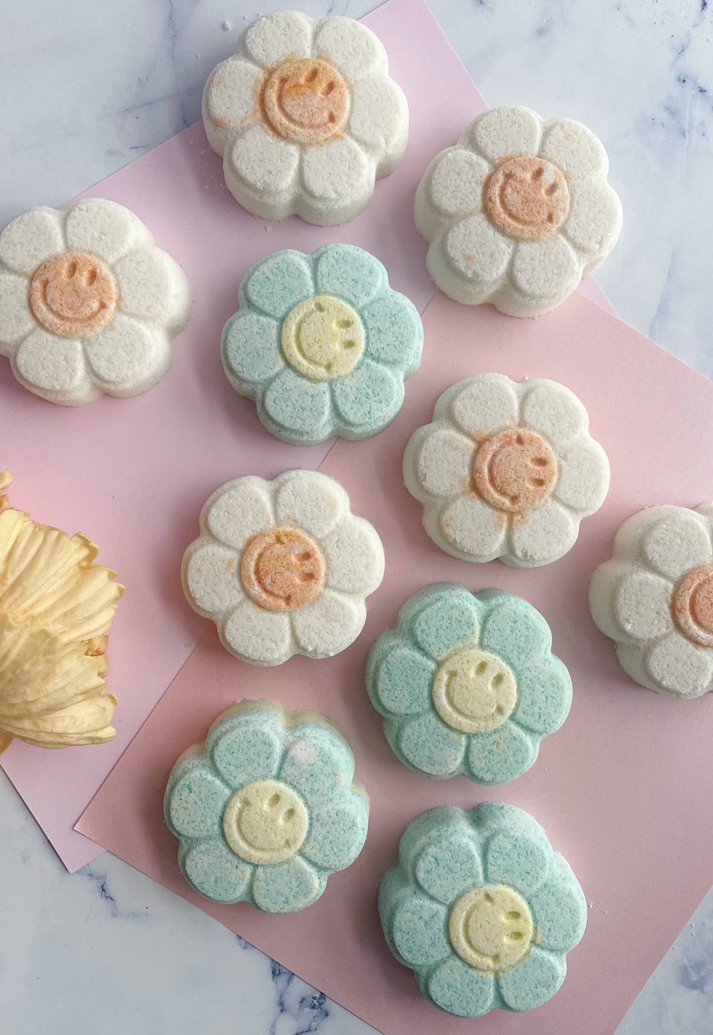 Happy Daisy Bath Bomb